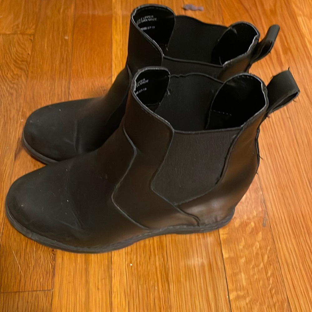 Universal Thread Classic Black Ankle Boots